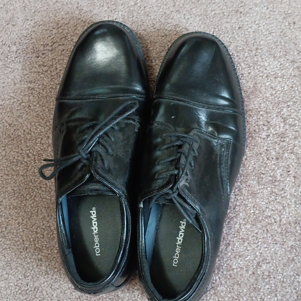 Robert David black dress shoes